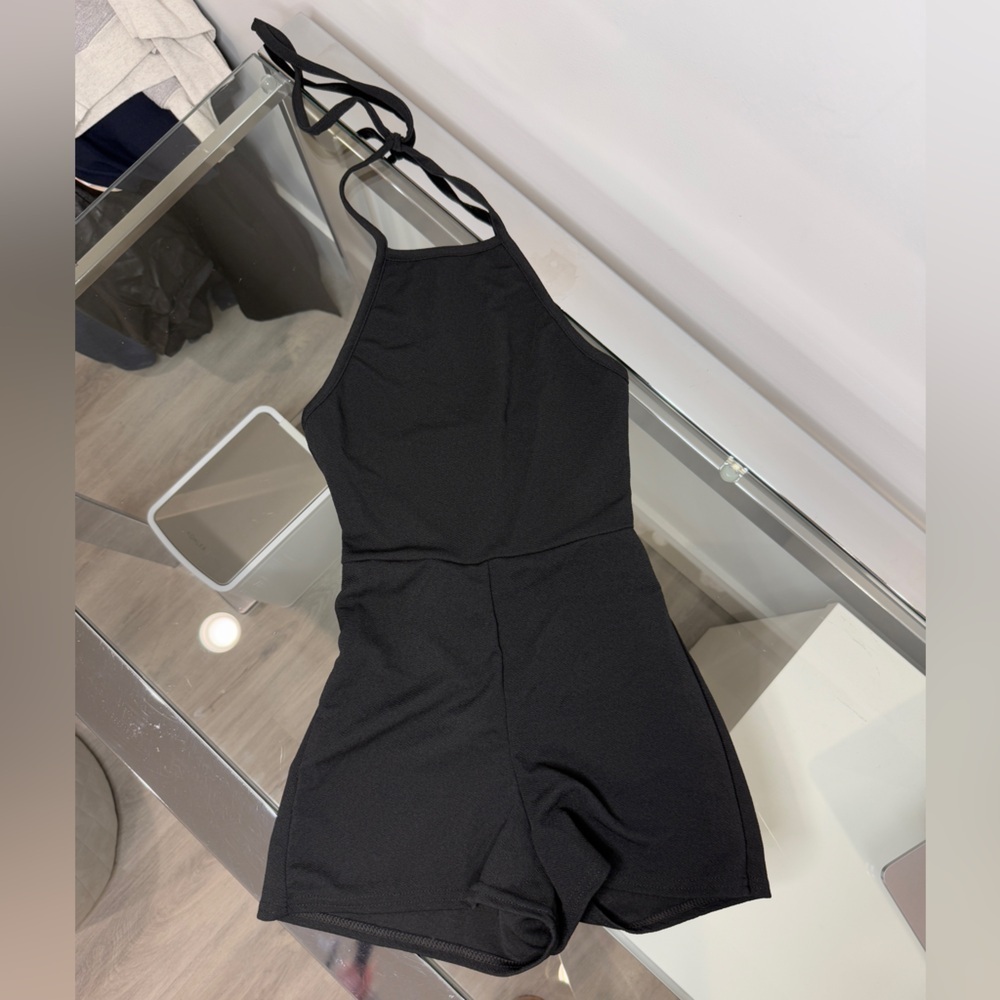 Missguided Black Strappy Crepe Women’s Playsuit (Sz 2)